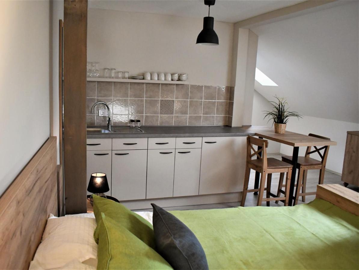 VATUS Apartmanház Vác Esterno foto