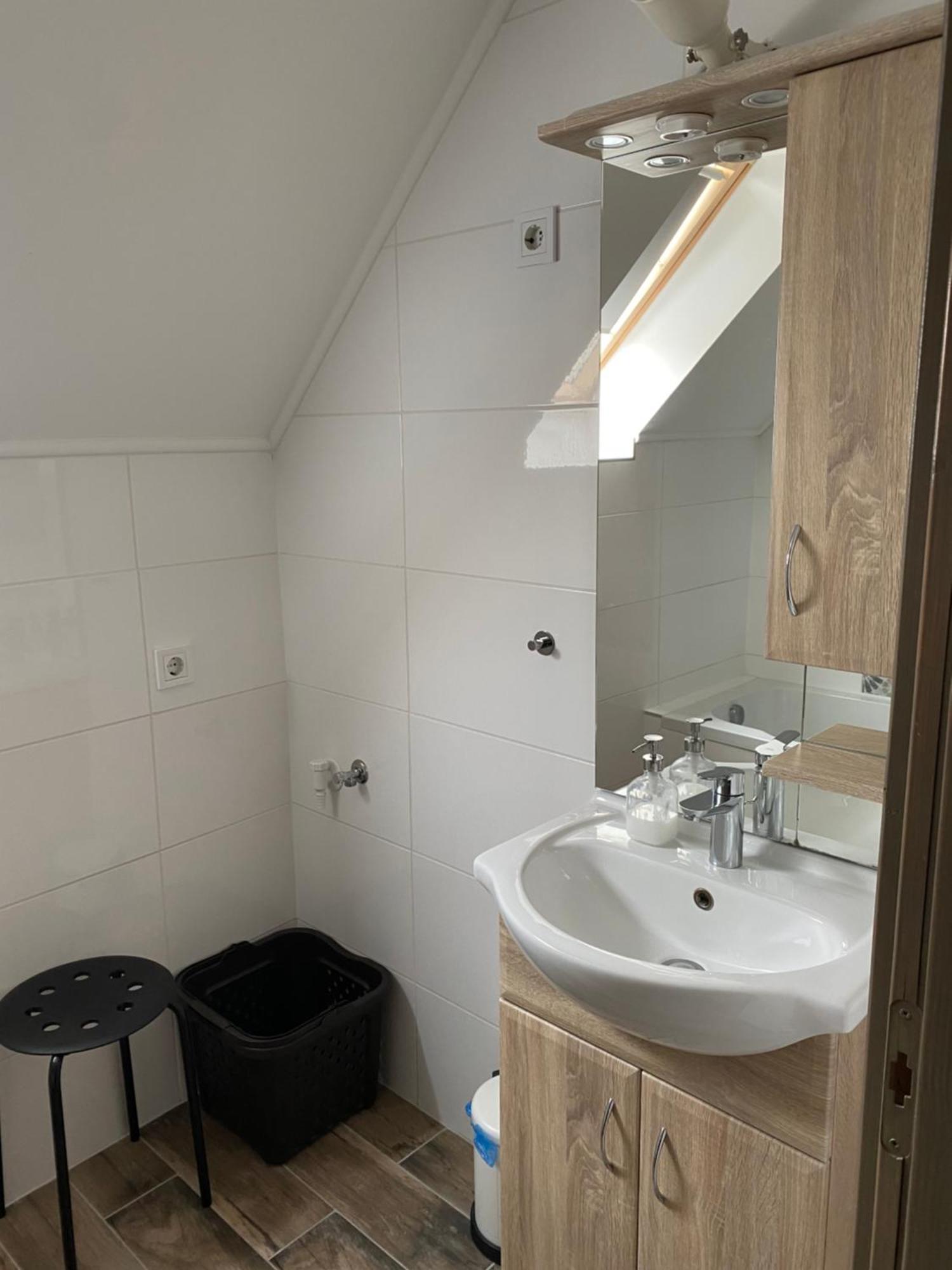 VATUS Apartmanház Vác Esterno foto