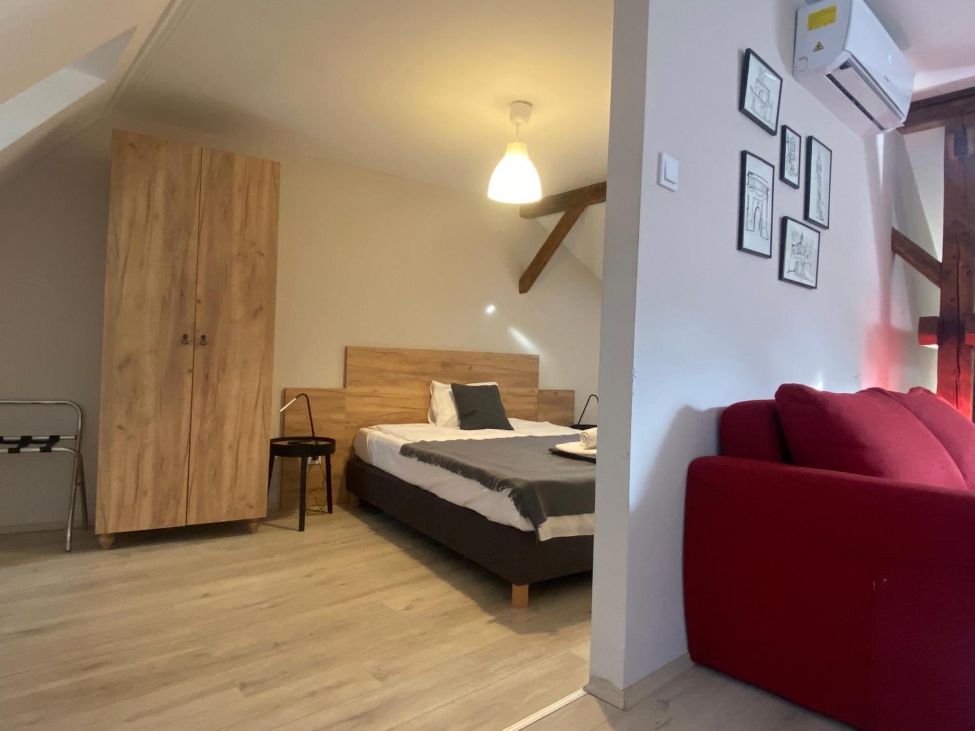 VATUS Apartmanház Vác Esterno foto
