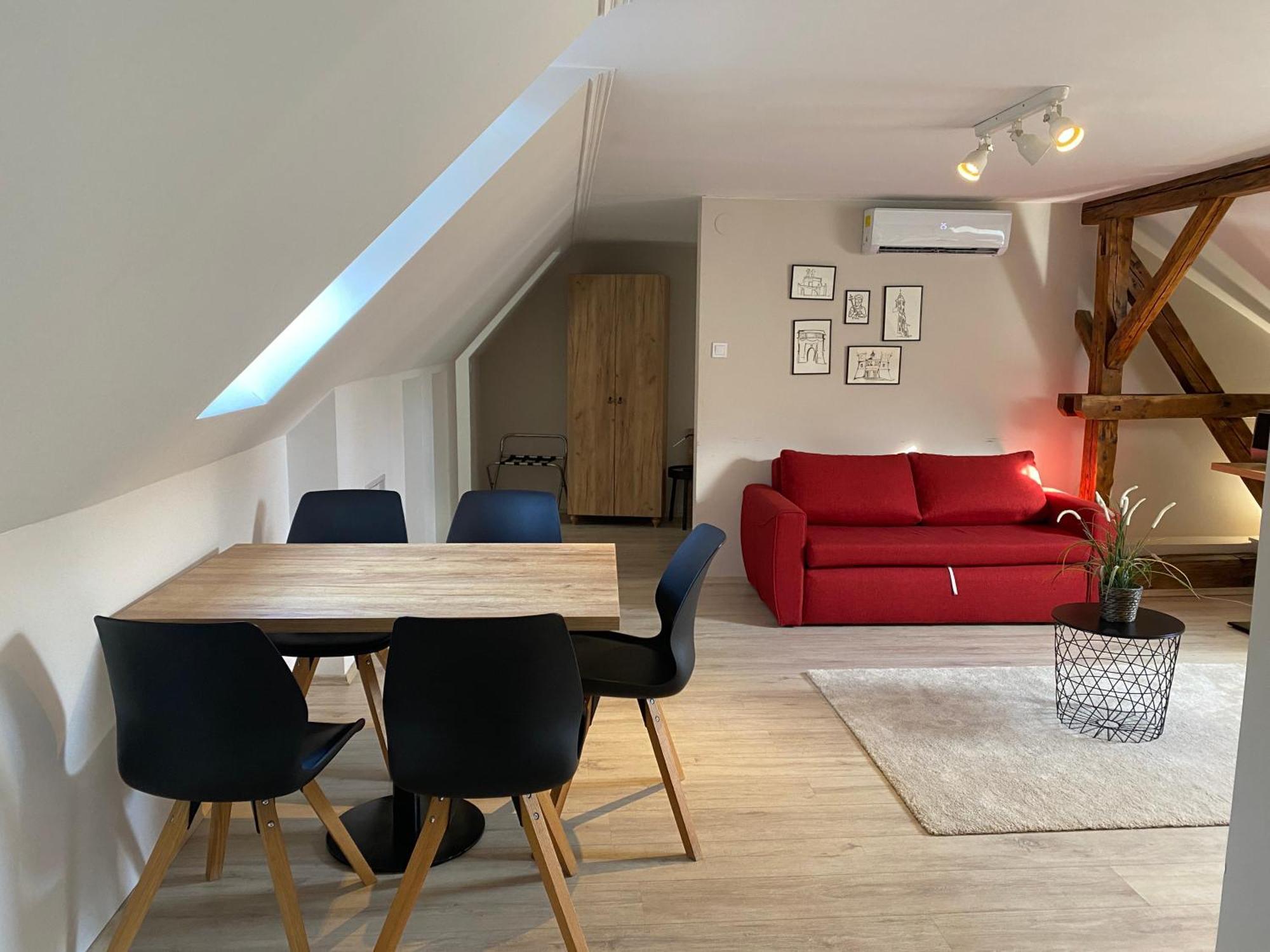 VATUS Apartmanház Vác Esterno foto
