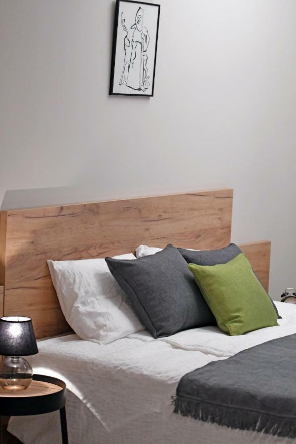 VATUS Apartmanház Vác Esterno foto