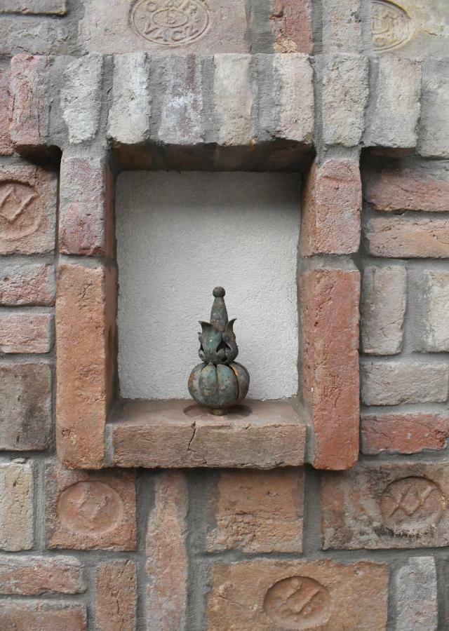 VATUS Apartmanház Vác Esterno foto